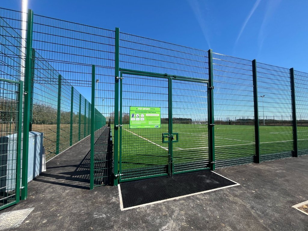 📸 A few shots from Broughton Community Sports Centre in North Lincolnshire. This world-class FIFA Quality floodlit artificial grass pitch will be a fantastic asset for Broughton Community &amp; Sports Association.

<a href="/BCSA2016/">BCSA</a>

#YourPitchOurPassion