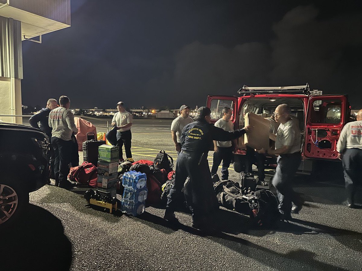 Jenniffer's tweet photo. Comunicado de Prensa | Gobernadora activa al Cuerpo de Bomberos para ayudar con rescate en la República Dominicana 🇩🇴🤝🇵🇷
 
Puerto Rico se une al duelo decretado por el presidente dominicano (2/2) https://t.co/jf4kIKtBjm