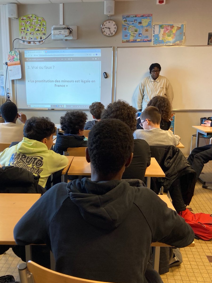 ⌛Séance d'éducation à la vie affective, relationelle et sexuelle en cours... 
3 séances par an, pour tous les niveaux de classe. Ce programme progressif vise à favoriser des choix éclairés et responsables, à lutter contre les discriminations et à prévenir les violences.