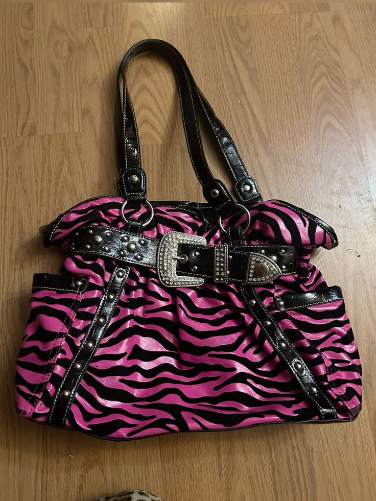 ⭒ (@brellafashion) on Twitter photo 