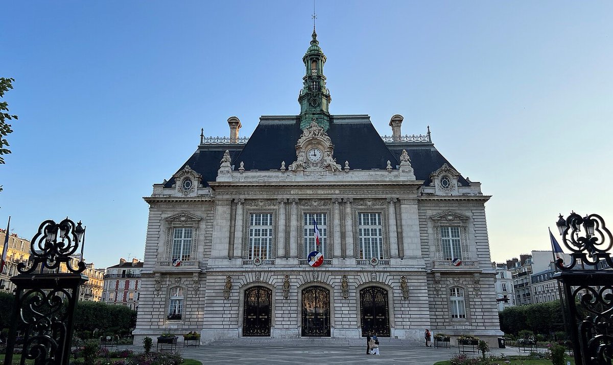 Chambre régionale des comptes Île-de-France (@crcidf) on Twitter photo Rapport <a href="/crcidf/">Chambre régionale des comptes Île-de-France</a> sur la <a href="/villelevallois/">Ville de Levallois</a> ▶apprécier son insertion dans l’ensemble intercommunal <a href="/EPT_POLD/">Paris Ouest La Défense</a> et <a href="/GrandParisMGP/">Métropole du Grand Paris</a> ▶️analyser sa situation financière caractérisée par un niveau d’endettement élevé pour une commune au potentiel fiscal important👉 urlr.me/YXtnVb Rapport <a href="/crcidf/">Chambre régionale des comptes Île-de-France</a> sur la <a href="/villelevallois/">Ville de Levallois</a> ▶apprécier son insertion dans l’ensemble intercommunal <a href="/EPT_POLD/">Paris Ouest La Défense</a> et <a href="/GrandParisMGP/">Métropole du Grand Paris</a> ▶️analyser sa situation financière caractérisée par un niveau d’endettement élevé pour une commune au potentiel fiscal important👉 urlr.me/YXtnVb