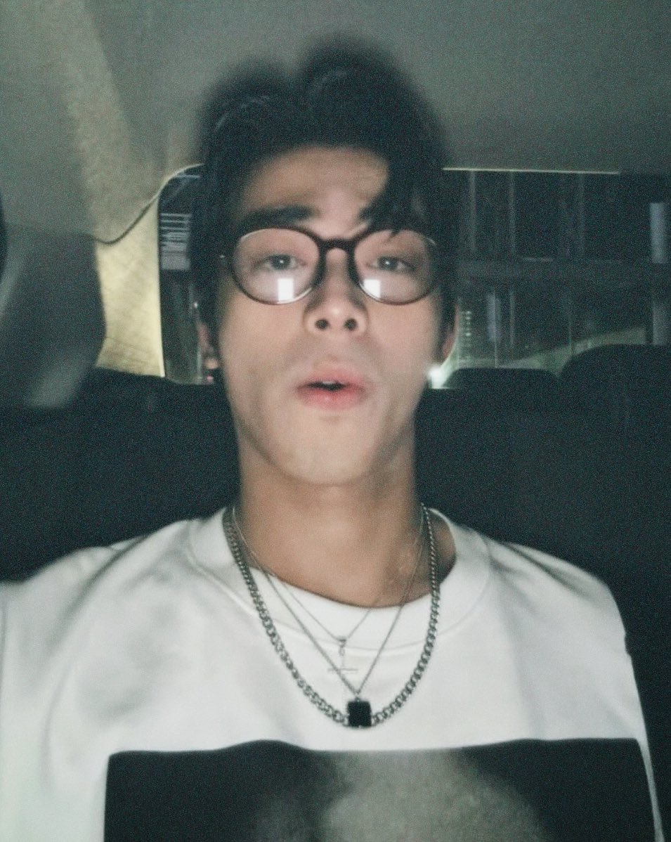 lovedbygelo's tweet photo. category: car selcas ๐ #selfaces hihi <3 happy anniv!
ACEs ALW4YS WITHBGYO https://t.co/1DaEfRjbhG