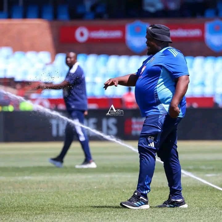 ChrisExcel102's tweet photo. We going to champions league semi finals 

- No Billion Rand squad
- No Marikana money 
- No CAF President 
- No phone call VAR 
- No brown envelope

Just good football &amp; chemical engineering ☠️ https://t.co/FiVIezLC8p