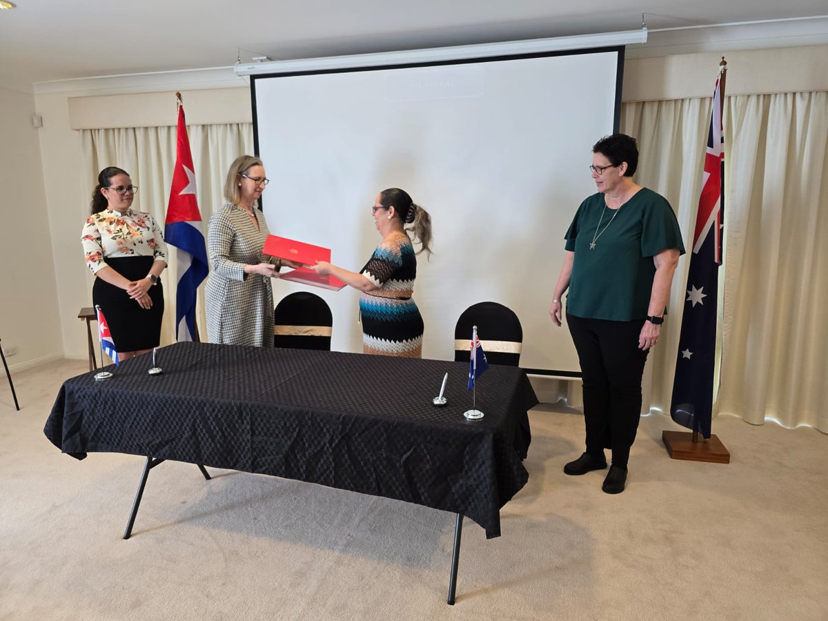 EmbassyCubaAUS's tweet photo. Cámara de Comercio de Cuba y Consejo de Negocios Australia-Latinoamérica #ALABC firman Acuerdo de Cooperación 🇦🇺🇨🇺
Más información aquí 👇
https://t.co/Y7697Eh9Tw... https://t.co/cDSbL0twZu