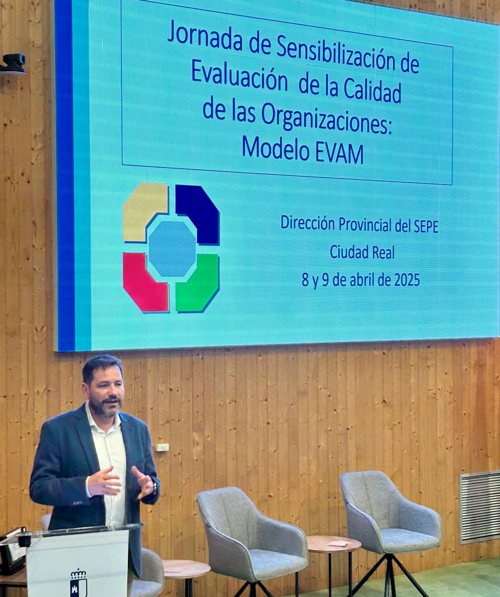 dbroceno's tweet image. Hoy en #CiudadReal, jornada sobre #calidad al servicio de los ciudadanos con el modelo #EVAM. Gracias a la Directora del #SEPECR, Esperanza de la Torre y a Javier Maldonado por inspirar compromiso y mejora.
#GestiónPública #SEPE #ServicioPúblico