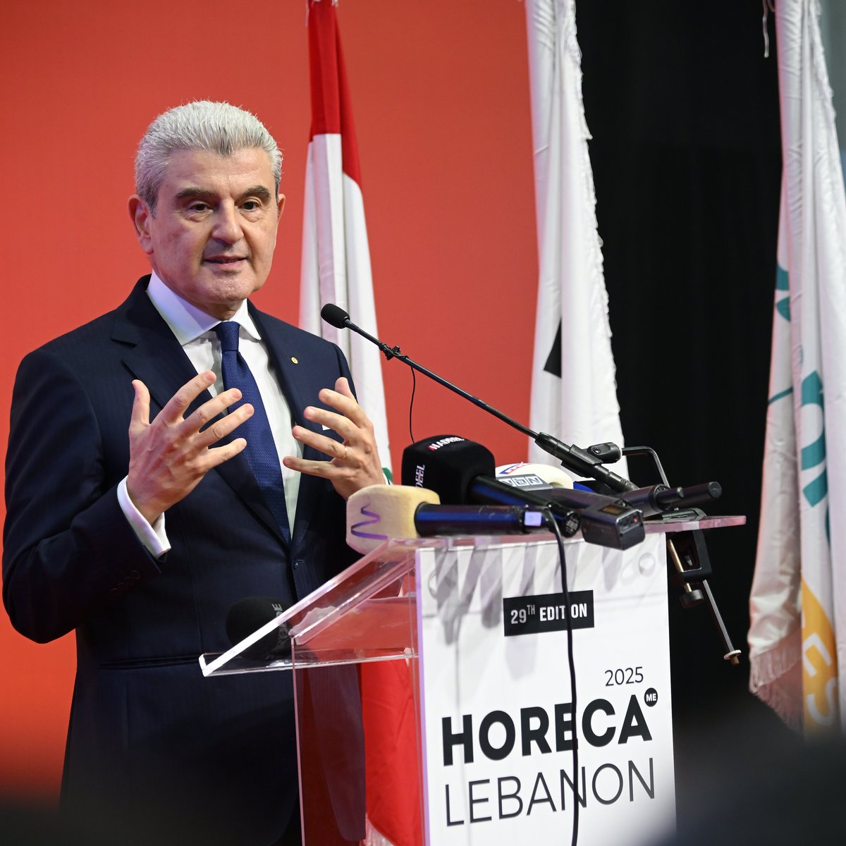 JoeIssaElKhoury's tweet image. تشرّفت بالمشاركة في إفتتاح معرض #هوريكا – لبنان بنسخته الـ29 واكدت فيه ان مضاعفة التصدير هدفنا، وقد باتت صادرات الصناعات الغذائية تقترب من عتبة المليار دولار. وهذه بعض النجاحات:
-دخول العسل اللبناني إلى الأسواق الأوروبية
-ارتفاع صادرات الزيوت والمنتجات الدهنية أربع مرات خلال…