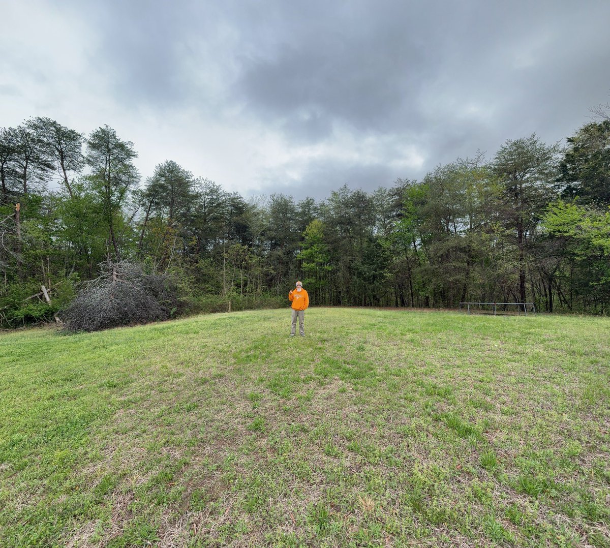 gman4bluegrass's tweet image. Good Morning, a pano and 3x3 with my iPhone and #Insta360Flow2Pro, hope everyone has a wonderful Wednesday 🤠✌️🇺🇸🪕🍊🧡🎚️🙏