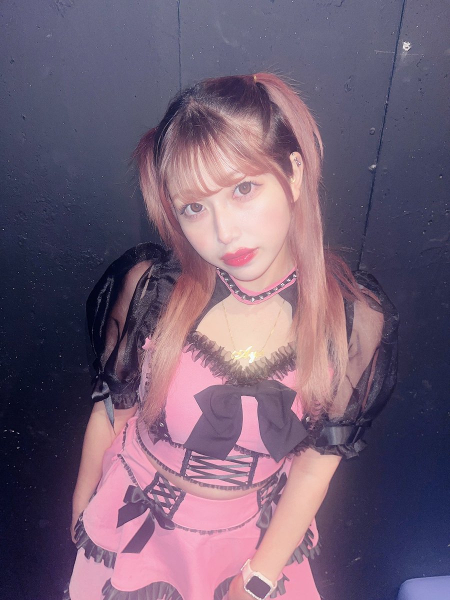 eikomrai's tweet photo. 今日はめるママ娘のあいちゃんのお誕生日〜ヽ(`▽´)/
22年前のこの位の時間には
めるママは夕飯食べてたわ(笑)
産まれてきてくれてありがとうヽ(`▽´)/
これからもこんなママだけど
もっと優しく接してね(泣)
これからはメンヘラでいきます
よろしくお願いしますm(_ _)m
#ウルトラバズ #ULTRABUZZ https://t.co/drer2OB2GK