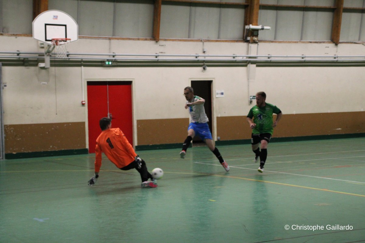 Coupe du District Futsal Mode Championnat - Phase 2 - Poule B entre La Suze - Roëzé Football Club et le JS Parigné l'Evêque