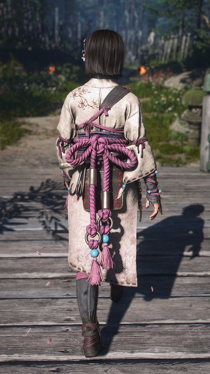 桜の着物カワイイじゃないの😊🌸 薄ピンク色で桜の刺繍が素敵だし 今の