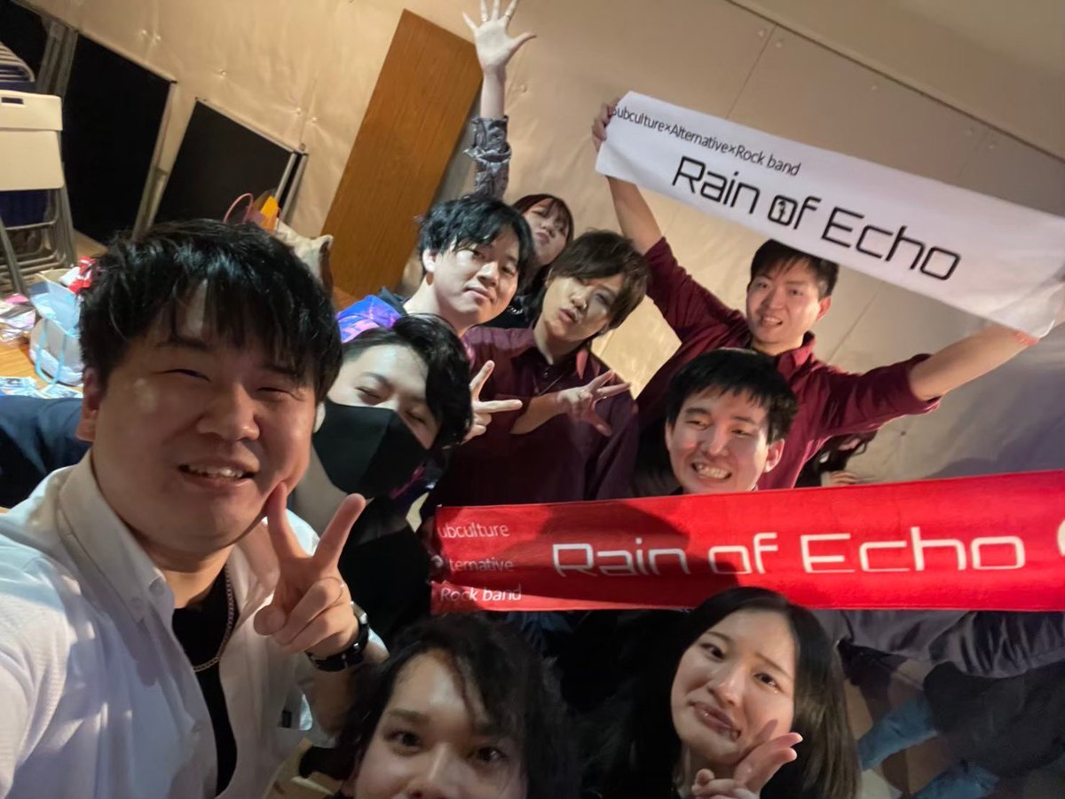 RainofEcho1's tweet photo. 2/22 Rain of Echo The 「Last」 Event 

遅くなってすいません🙇‍♂️
ほんっとうに沢山の人から愛されてたバンドでたっくさんの人達に見てもらえて最高に楽しいライブでした！！

ボーカル不在のバンドで心良く頼みを受けてくれた最強助っ人ボーカル達本当大好きです！ https://t.co/N4HbxQ30Xx