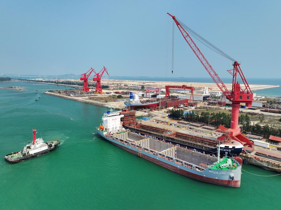 XHNews's tweet photo. China will lift the additional tariffs on products imported from the U.S. to 84 percent, effective from 12:01 p.m. Thursday. The announcement follows the U.S. decision to raise the "reciprocal tariffs" on Chinese imports from 34 percent to 84 percent https://t.co/FgJUjXZ0Ce https://t.co/pogKgvNcLT