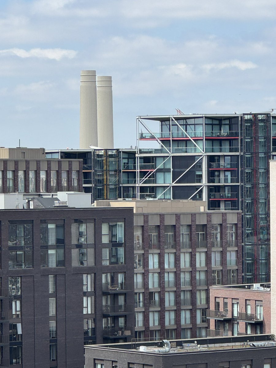 Lorraine Grover (She/her) 🧡💜 tweet media