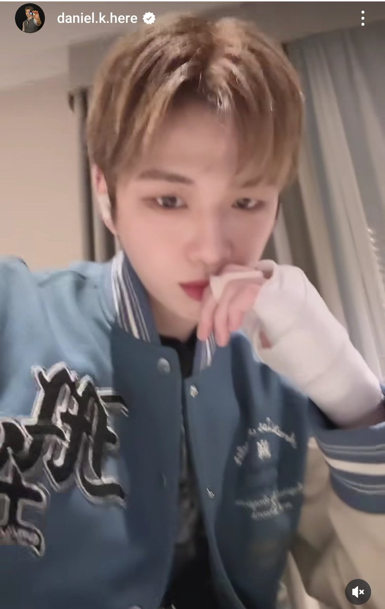 cookie13877351's tweet photo. Kang Daniel in his  bareface looks  soso handsome 😍 💙 ❤️ 💖 
@kd_official
#kangdaniel 
#act 
#flowd https://t.co/0xHN8wq3Mo
