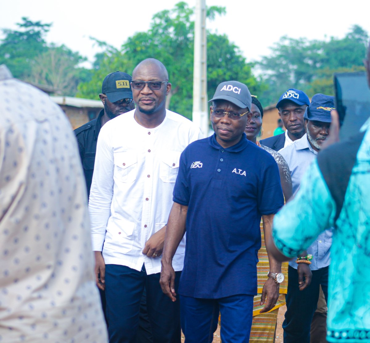 IsraelGuebo's tweet photo. Que ferons-nous le 26 avril 2025 ? 
À la Place CP1 de Yopougon, nous nous rassemblerons autour d’un idéal : une Côte d’Ivoire de justice.
Une Côte d’Ivoire débarrassée des frontières claniques et partisanes, une nation qui fait de l’intérêt commun son socle.

Ce 26 avril, nous porterons haut la voix du Président de notre mouvement politique, Assalé Tiémoko. Son combat pour les Ivoiriens — TOUS les Ivoiriens — mérite d’être rappelé et souligné.

En ces temps tumultueux, nous lui dirons qu’il doit continuer :
👉 à aller plus haut, plus loin.
👉 à agir plus vite, plus fort.
Devant les aspirations d’alternance, nous lui dirons simplement : « Dis un mot » !

Ce 26 avril, ce n’est pas un simple rassemblement. C’est le rendez-vous d’un peuple en marche vers une société de confiance.Un moment vrai, à cœur ouvert, entre un homme et son peuple.

Je t’invite. Je t’attends. J’ai gardé ta place. 

#AssaléChezToi #ADCI #SociétéDeConfiance