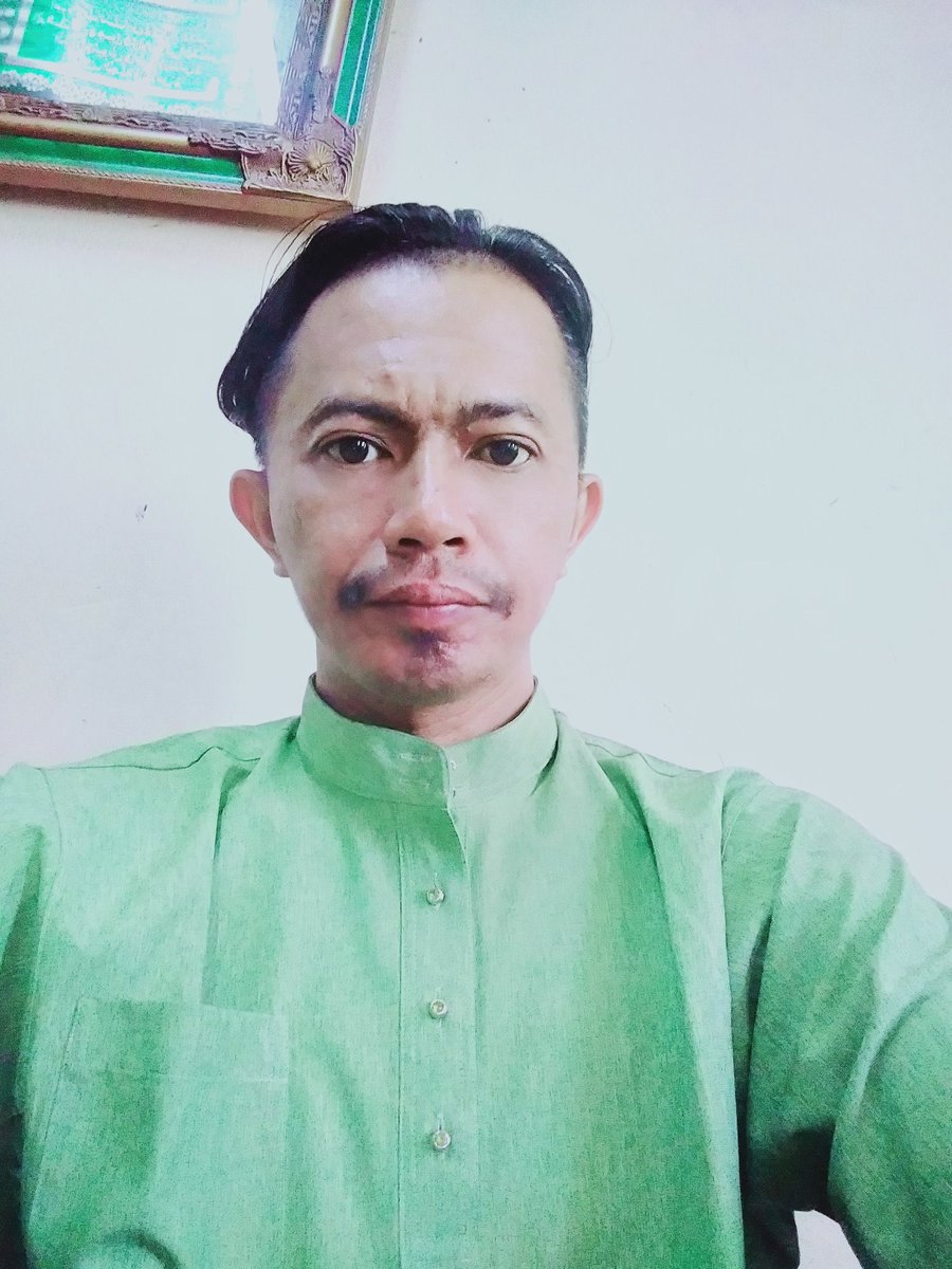 lANZAlNAL's tweet photo. Jadilah macam dia ni. Atleast jujur cakap terus terang, takda dm dm. Cpap tmbam jilatttt. https://t.co/ItuBC8KSST