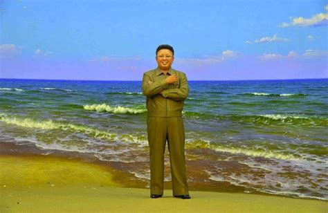 KFAAndalucia's tweet photo. Hoy, hace 32 años, el Gran Líder KIM JONG IL fue elegido Presidente de la Comisión Nacional de Defensa de la RPDC. Su trabajo fue fundamental en el desarrollo y práctica del Songun.
#RPDC #KIMJONGIL #Corea #CoreadelNorte #Songun #DPRK #Korea #NorthKorea #조선 #긴정일 https://t.co/kgqO43f1i0