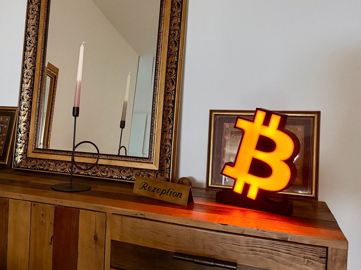 Wer so eine tolle Lampe möchte einfach per PN melden.

#Bitcoin
