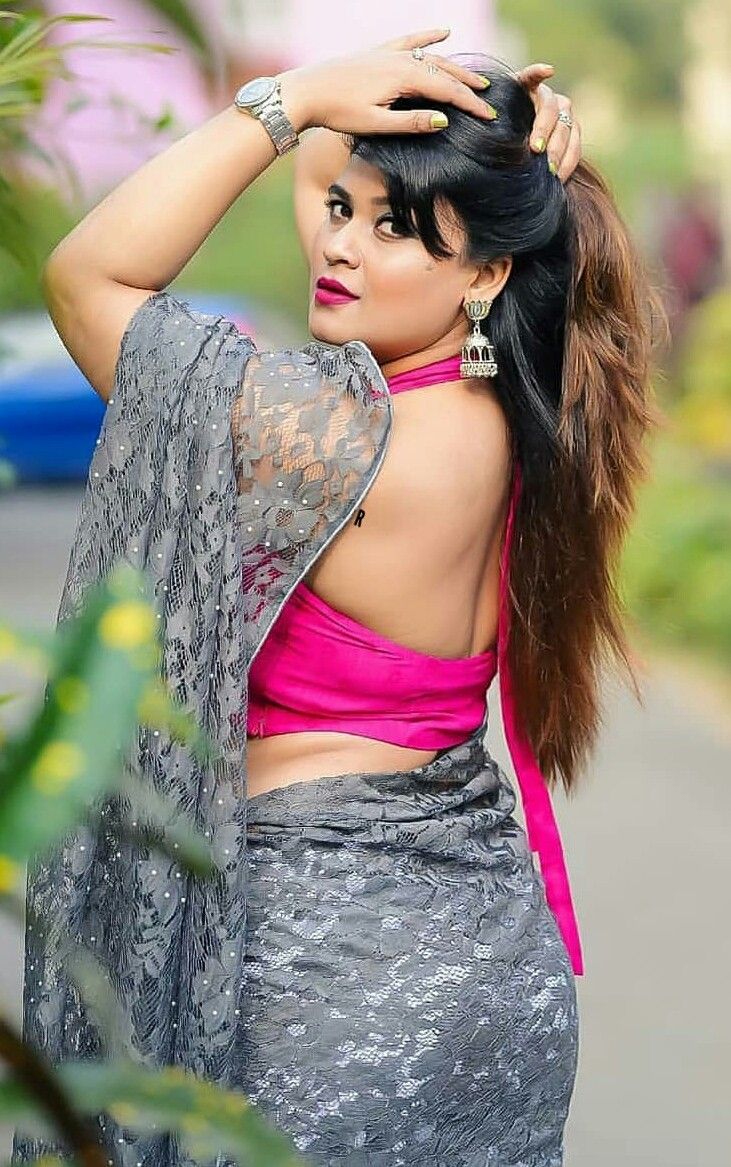 किसी को बहस से जीतने कि बजाये
मौन से पराजित करें,

क्योंकि 
जो आपके साथ सदा बहस के लिए तत्पर रहते हैं,
वो आपके मौन को कभी सहन नहीं कर पायेगा...!!