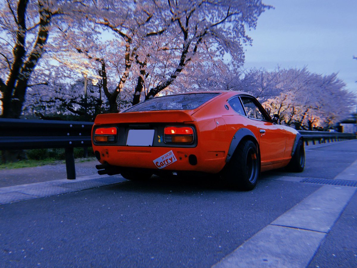 ecr335's tweet photo. 人生100年生きるとしても、桜を見れるのは残り70回。少なくね！？ってことで急いで見てきた。大好きで憧れ続けた車😎　これからもヨロシク！ https://t.co/illUsxWjRF