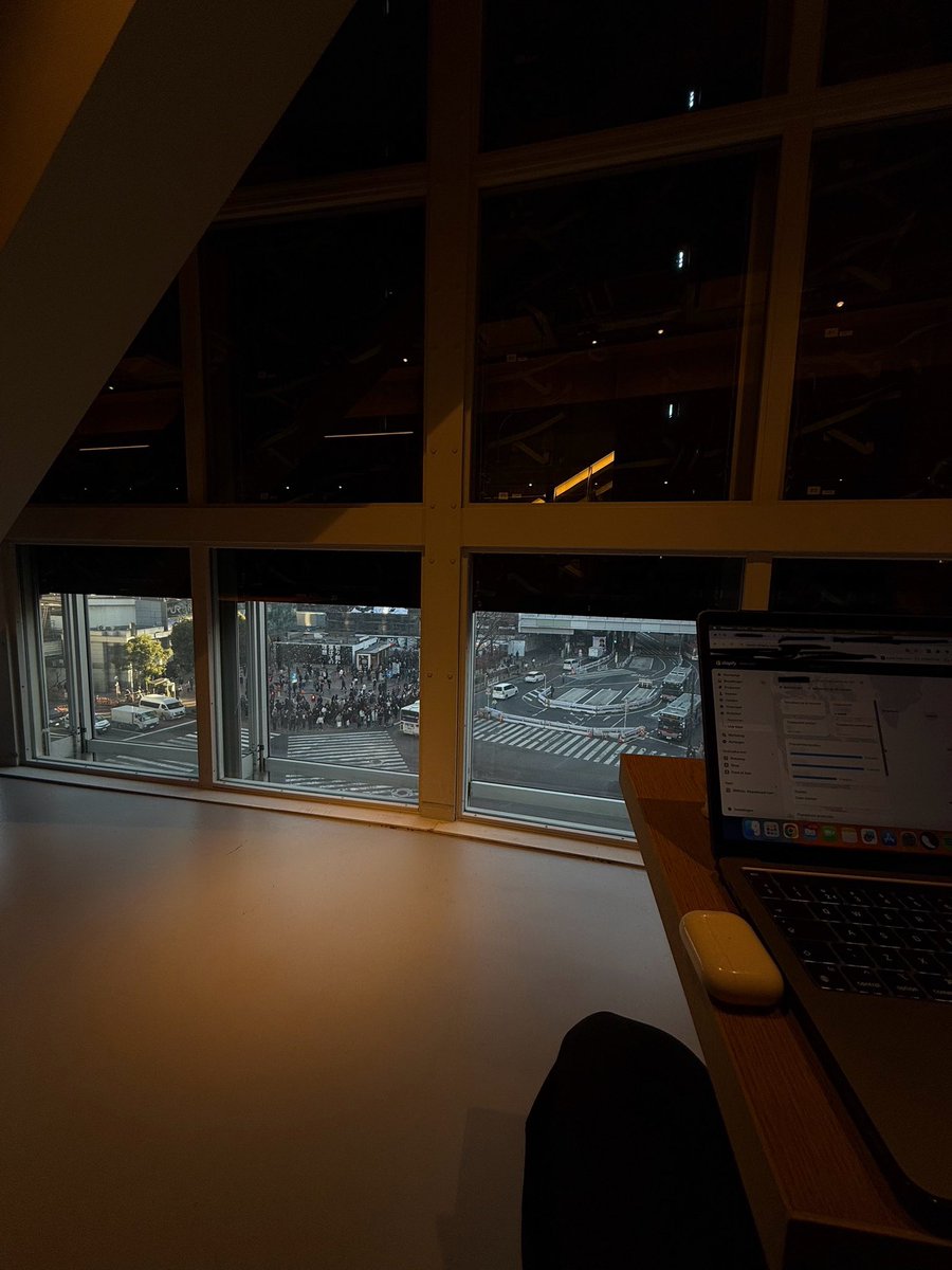 emretecom's tweet image. Same routine, different city. Eat, E-commerce, Sleep, Repeat.