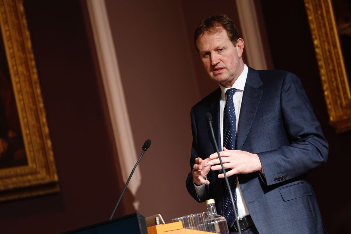 Children's Rights Alliance (@childrightsirl) on Twitter photo Minister for Justice <a href="/OCallaghanJim/">Jim O'Callaghan TD</a> opens our #OnlineSafetyConference today, reaffirming the responsibility of the State and policy makers to ensure the online world is a safer space for children.
#OnlineSafetyMonitor Minister for Justice <a href="/OCallaghanJim/">Jim O'Callaghan TD</a> opens our #OnlineSafetyConference today, reaffirming the responsibility of the State and policy makers to ensure the online world is a safer space for children.
#OnlineSafetyMonitor