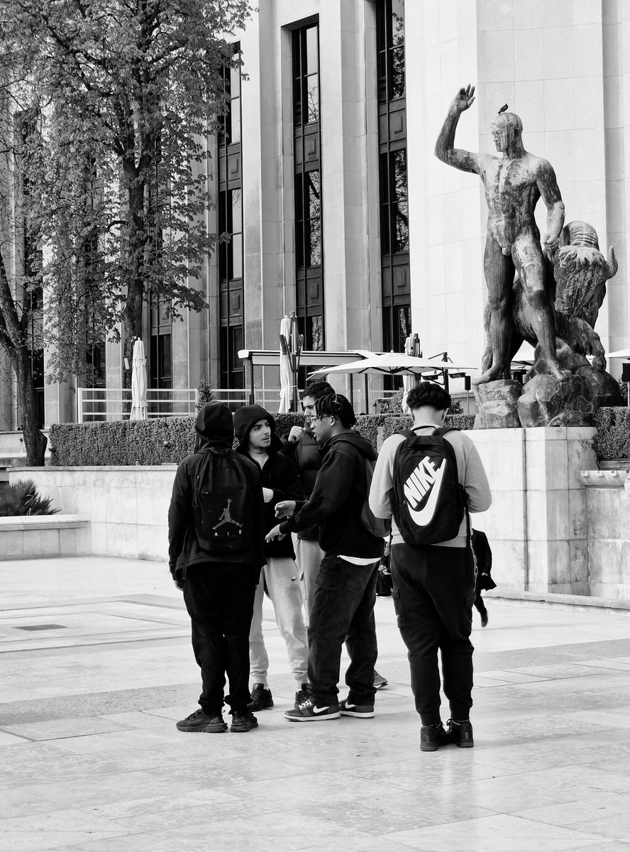 aqueenofcups's tweet photo. #momentsinlife #meantime #france #paris #trocadero #gang #boys #youths #boysfashion  #menevolve #21century #blackandwhite #blackandwhitephoto #blackandwhitephotography #mono #bw #instablackandwhite #photooftheday #streetphotography #streetart #urbanphotography https://t.co/fOLK8bMld8