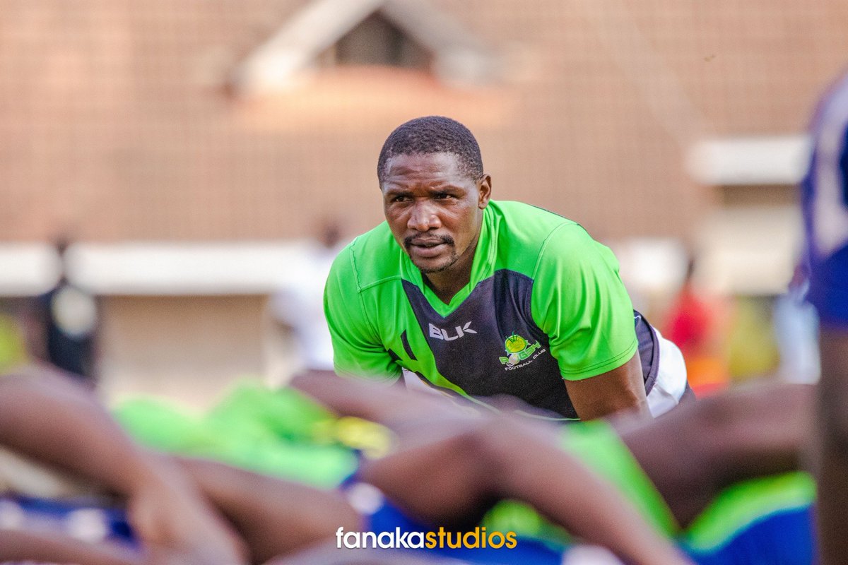 poghie_esquire's tweet photo. Expect a highly tactical battle this weekend at the forest, borrowing heavily from the Simbas playbook. The 9-10-15 axis will win it for either team. Hawa ndio watakua na jukumu.. (Onsomu - Mwaura - AbuTwalib vs Tanga-Kubu-Dukisa) #KenyaCupFinal #KenyaCup #TuskerNaRugby https://t.co/8tTNWXPIKu