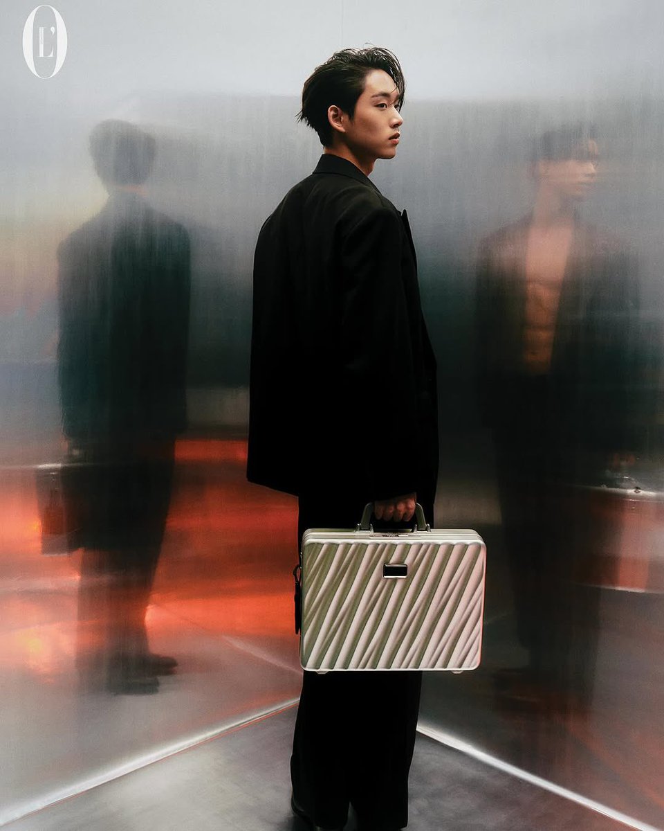 harxeuphoria's tweet image. EST SUPHA FOR L’OFFICIEL HOMMES APRIL 2025 COVER 

#est_rvp