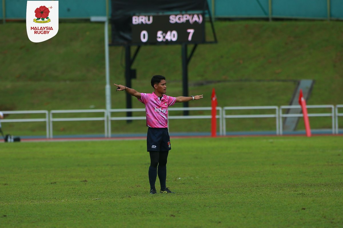 MRugbyOfficial's tweet photo. Tahniah Md Amiruddin, dilantik untuk bertugas sebagai pengadil untuk kejohanan SEA 7s 2025 di Singapura
Pengadil muda yang sedang meningkat naik.
#malaysiarugby
#mru
#matchofficial https://t.co/oHR8BGEJ89