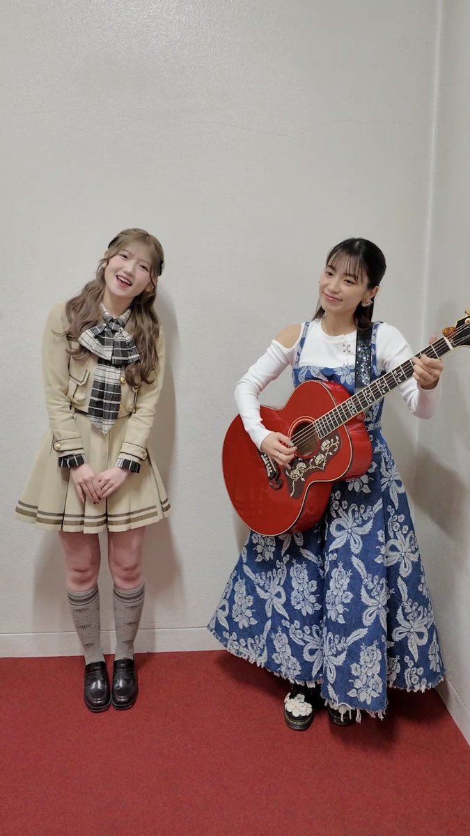 miwastaff's tweet photo. 先日のCDTV ライブ！ライブ！でご一緒したAKB48 の村山彩希さんと「ヒカリヘ」を一緒に歌わせていただきました🎤
素敵なハーモニーありがとうございました😊✨
https://t.co/vpoc9Z4qzc

#miwa #miwa15th #ヒカリヘ
#AKB48 #村山彩希
#CDTVライブライブ https://t.co/j2z5vK5t4F