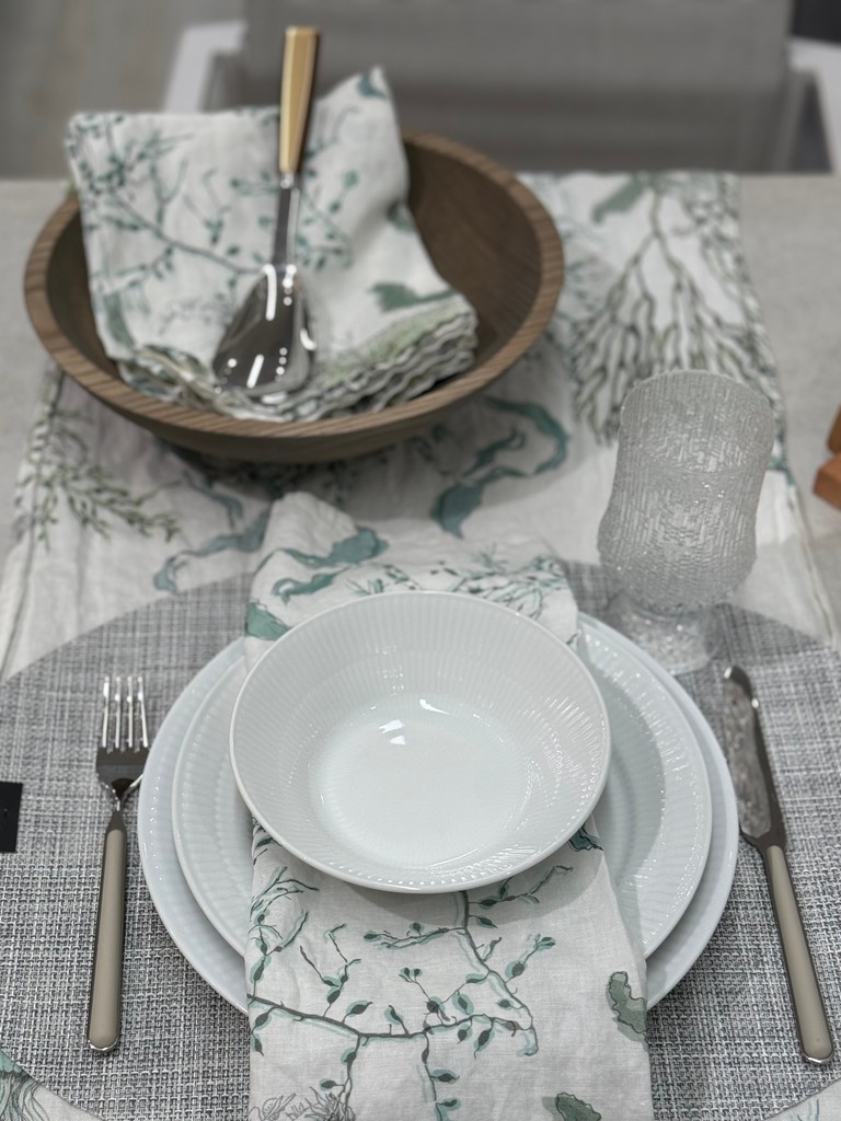 Now at Didriks: Set a refined table with classic Pillivuyt dinnerware, Garnier Thiebaut napkins, and beautifully crafted glassware from iittala. This timeless trio brings subtle elegance to any dining occasion.