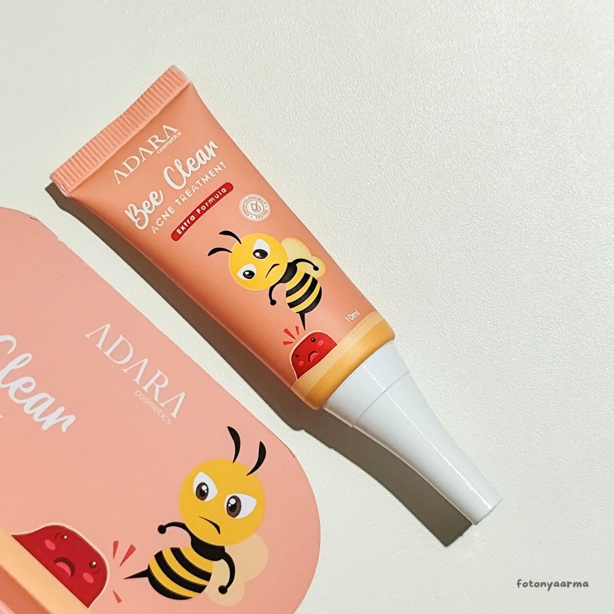 naneundallaaa's tweet photo. RACUN LEBAH TAPI BISA REDAIN JERAWAT DALAM 3 HARI!!!
Real banget sih ini progresnya, padahal baru 3 harian pakai @Adara_ID Bee Clear “Extra Formula” ternyata jerawatku udah mereda. Beneran ngaruh produk lokal yang satu ini.
#racuninskincare #LetsBeeClear https://t.co/o2dWPD0qLh