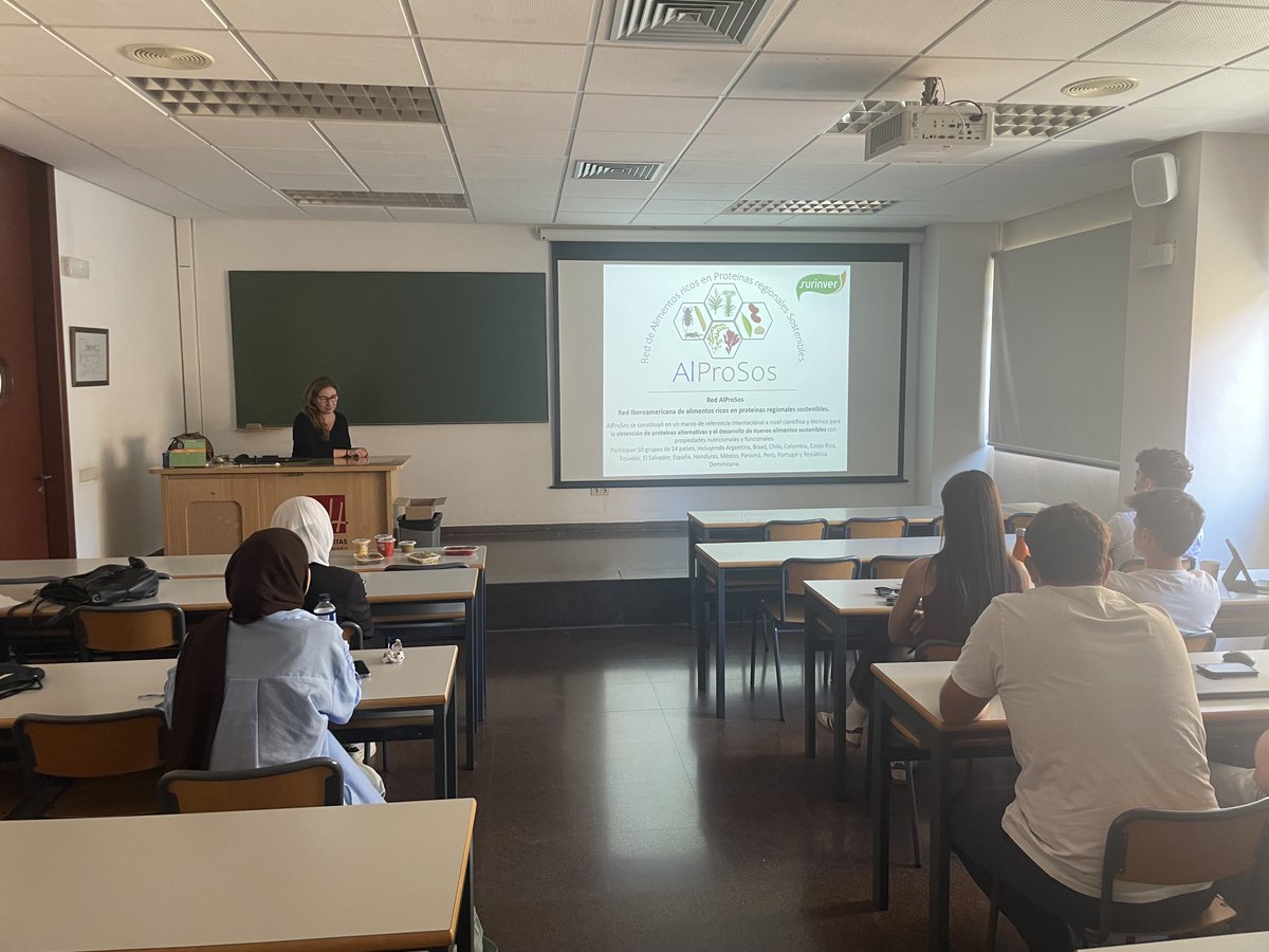 RedAlProSos's tweet photo. Elena Sánchez Zapata, Responsable de Calidad e I+D de @surinver El Grupo (Alicante, España), ha impartido una conferencia en la Universidad Miguel Hernández (UMH, España) invitada por Juana Fernández López del @IPOA_UMH  del @CIAGRO_UMH. Esta actividad se enmarca @RedAlProSos. https://t.co/CecBzndLWr