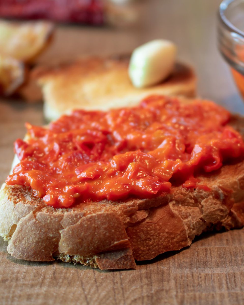 Undiscvrd_Monte's tweet photo. Are you vegan or free-from *insert food* and wondering what you can eat in the Balkans? 

See some of the delicious, naturally meat-free meals here and find out how to order them, and more handy free-from travel tips on the blog this week 👇

https://t.co/Lj3pu51obv https://t.co/DzPY9MF0b7