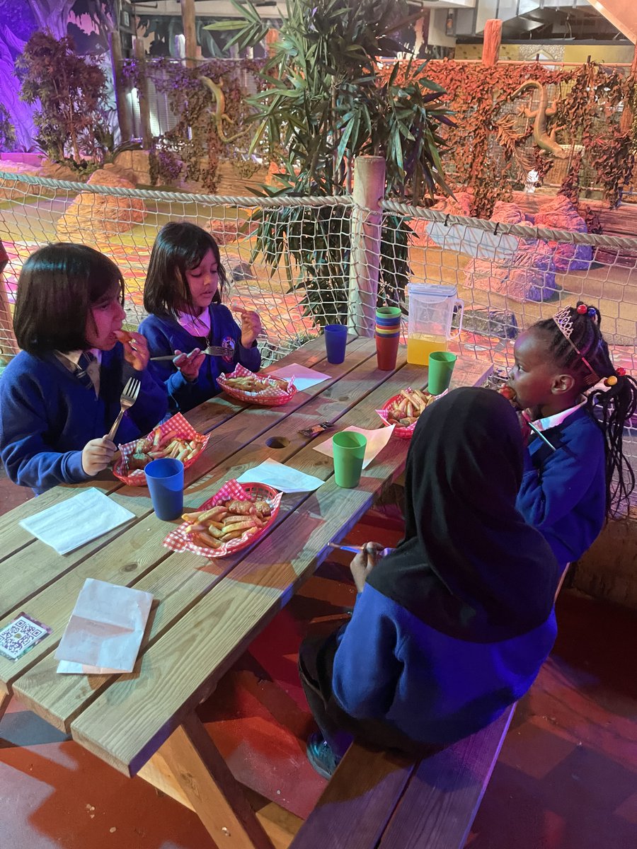 pikes-lane.bolton.sch.uk tweet media