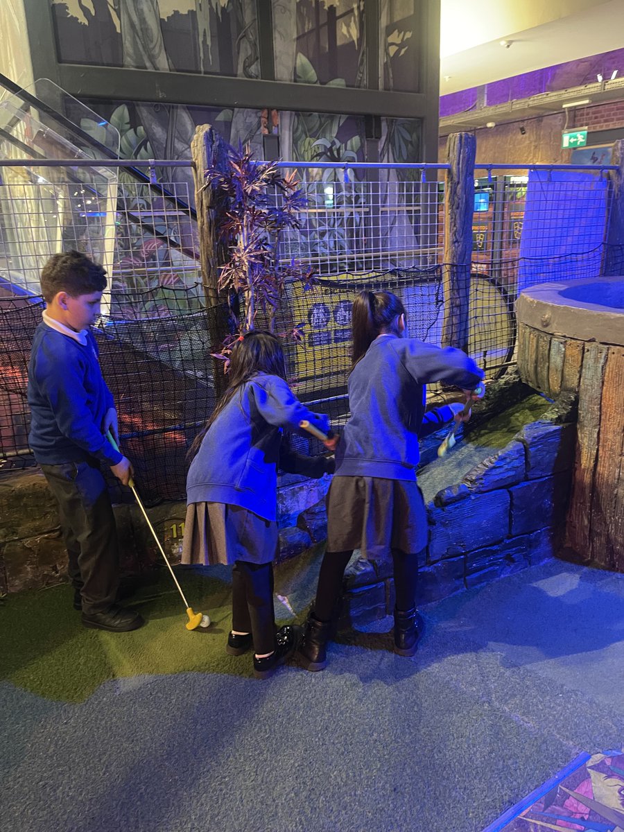 pikes-lane.bolton.sch.uk tweet media