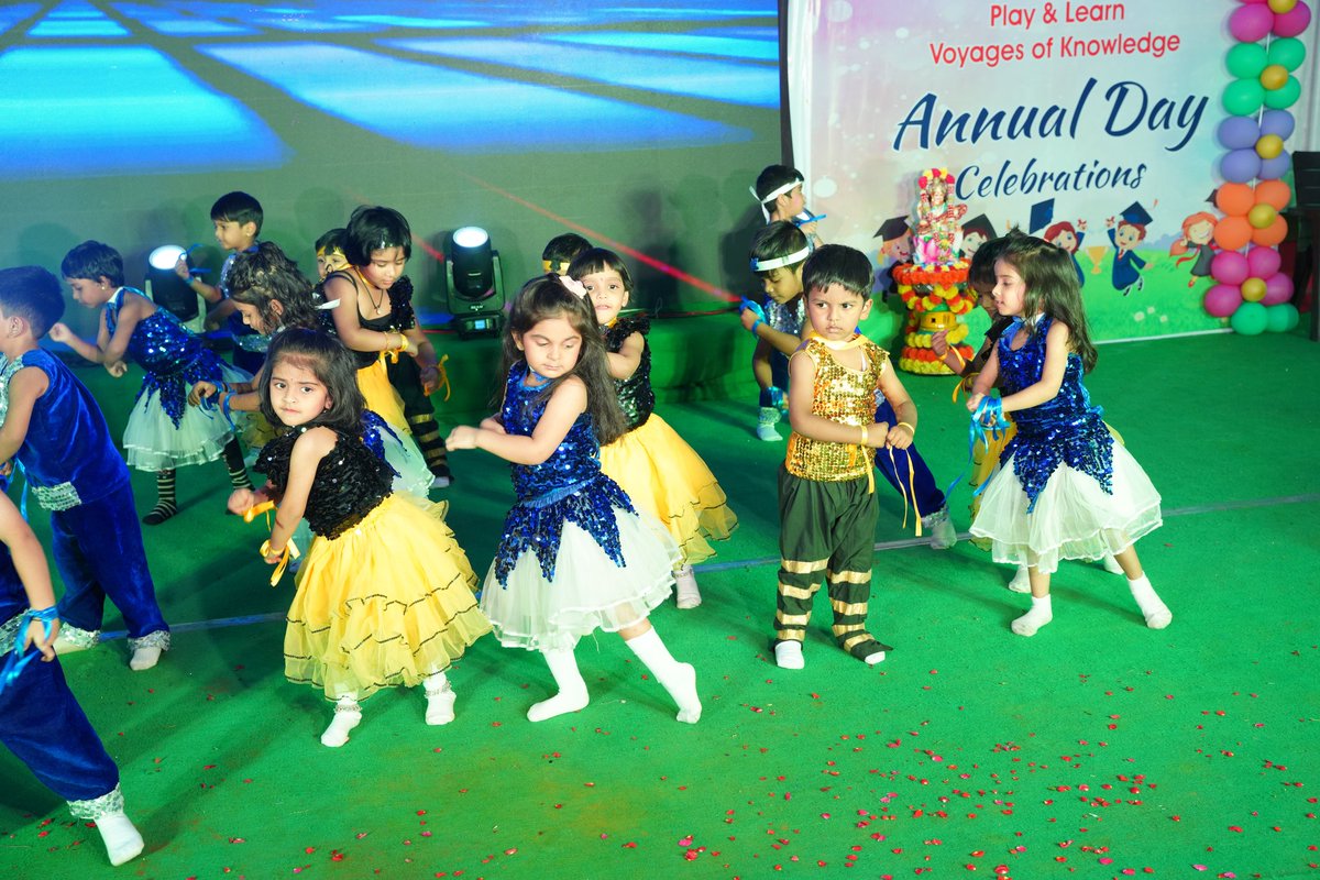 SpringboardInt's tweet photo. Student dance performances during the Annual Day celebrations at Spring Board International Preschool.

#springboardacademyschool #SBAS #springboard #preschool #daycare #offlineclasses #Annualday #pragathinagar #activities #celebrations https://t.co/NCrkJ5PdlV
