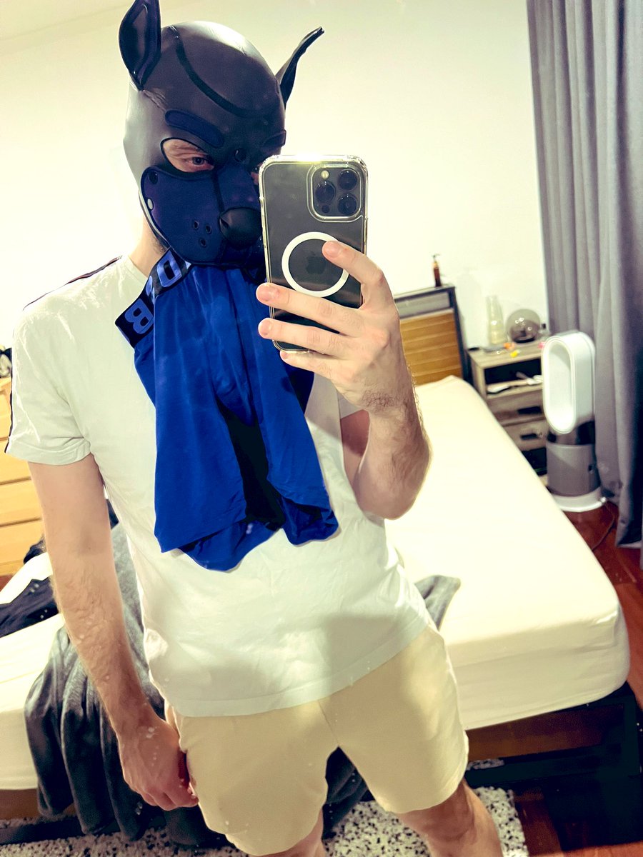 Drooling like a good dog over my sweaty underwear after volleyball. I won’t lie - they taste reallllllllly good 🤤 🥵 

#GayPup