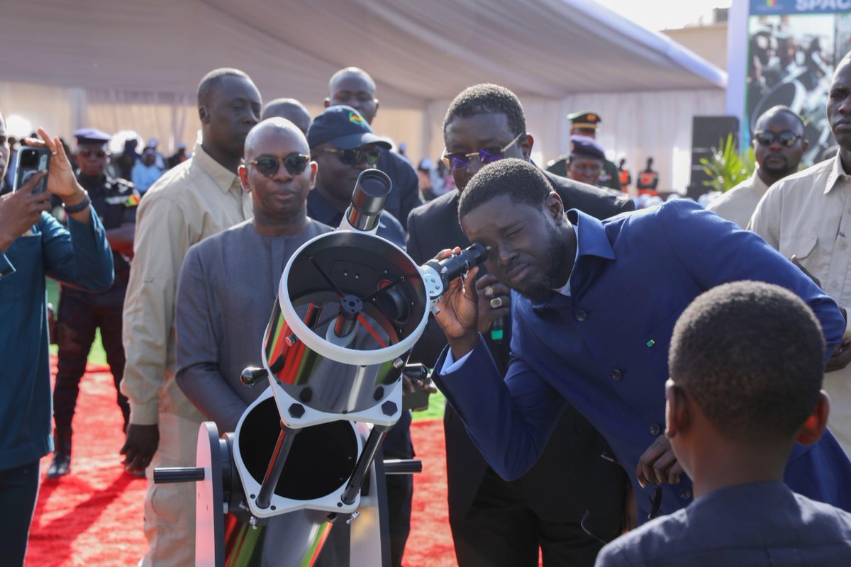 LuxDev_HQ's tweet photo. 🇸🇳 - Lancement de la 2e Caravane de l’#Espace ce 06.04.
🚌 25 villes, 14 régions, 5 semaines de découvertes autour des sciences spatiales, de l’IA et du numérique. 
🎯 Thème : « Le spatial, levier de développement durable »
#SpaceBus | #caravanedelespace | #LuxAid https://t.co/2alNKwqqPK