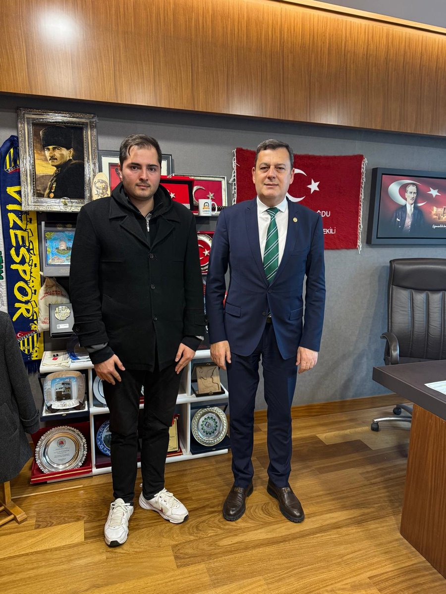 Mülakat mağduru öğretmenlerimizin hak arayışları devam ediyor.
Sınavı kazanan ama adaletsiz mülakatlarda kontenjan dışına itilen öğretmenlerimiz aylardır mağdur <a href="/tcmeb/">Millî Eğitim Bakanlığı</a> <a href="/Suat_Ozcagdas/">Suat Özçağdaş</a> <a href="/MulakatPlatform/">Mülakat Mağduru Öğretmenler Platformu</a> #MülakatZulmünde157Gün