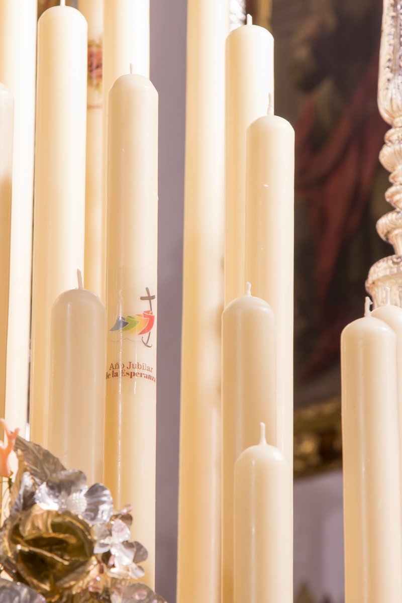 Además, el recuerdo a los aniversarios del centernario de la cofradía del Rescate y del 475 aniversario de la muerte de San Juan de Dios. Así también, el recuerdo por los 40 años junto a nuestra querida banda de música de los Dolores y el año jubilar de la Esperanza.