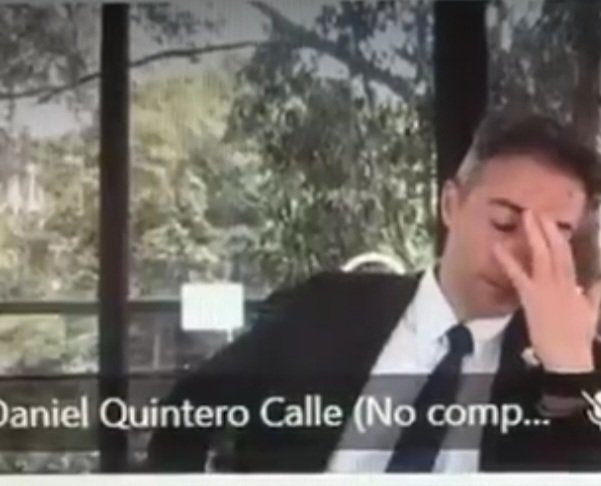 Thot202's tweet photo. Ayer fue imputado Quintero y algunos de sus secuaces por parte de la Fiscalía. Es solo el comienzo... 🫨
Daniel Quintero Calle es una VERGUENZA  para el país. https://t.co/9nWriLIvKn