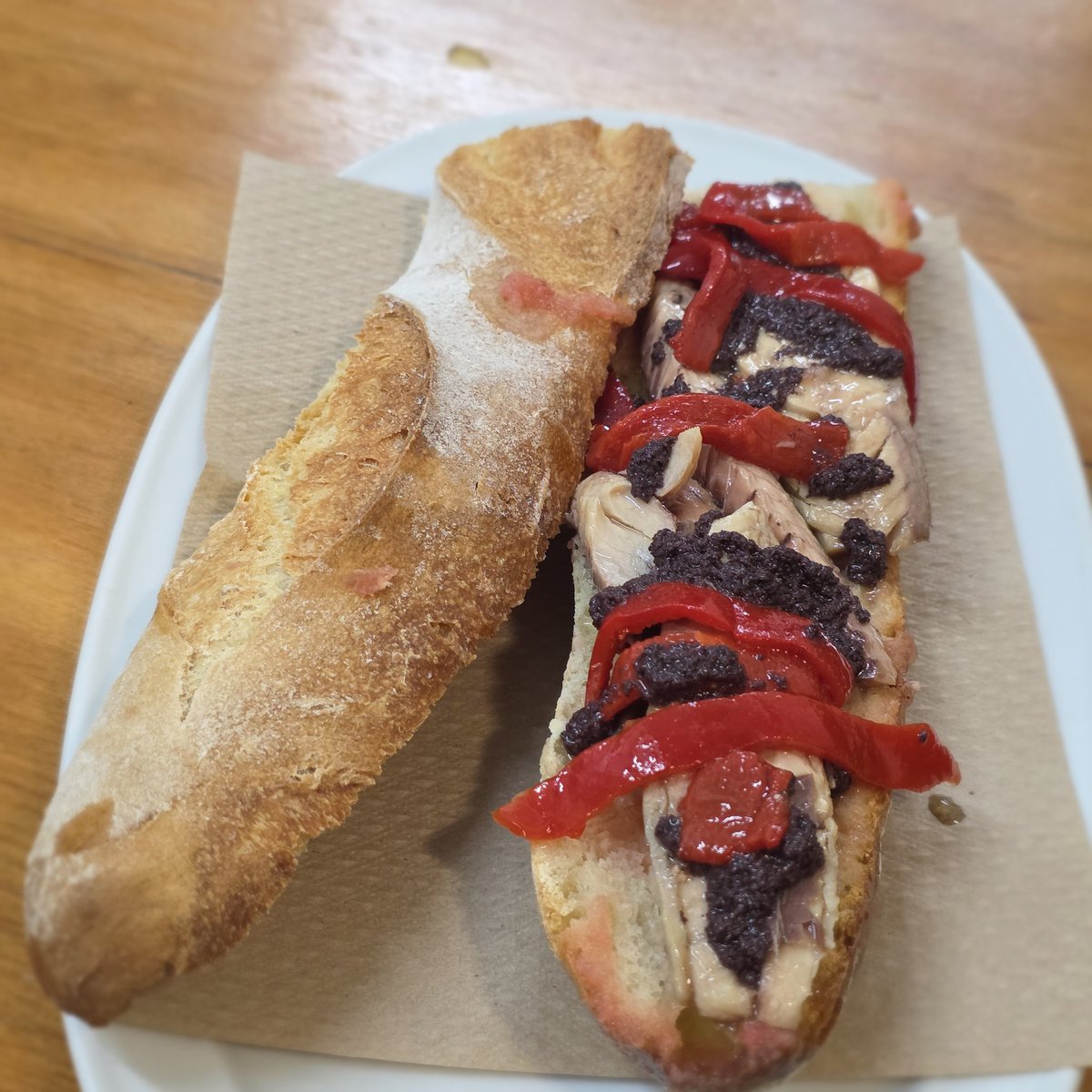 Bodega Montferry (@bodegamontferry) on Twitter photo Bon dia, anem tard, per avui entrepĂ verat amb pebrot del piquillo olivada negra. Salut <a href="/DO_sants/">D.O. Sants</a> #entrepadeldia Bon dia, anem tard, per avui entrepĂ verat amb pebrot del piquillo olivada negra. Salut <a href="/DO_sants/">D.O. Sants</a> #entrepadeldia