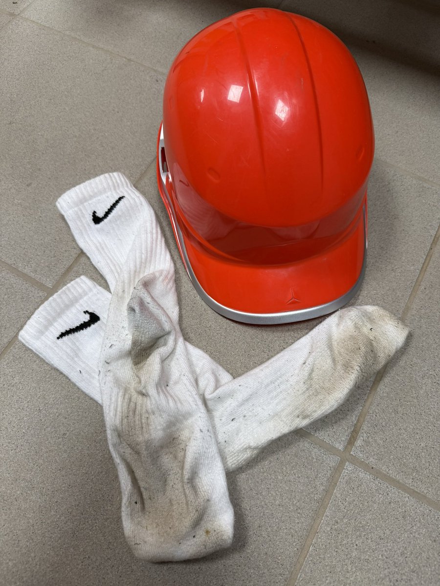 mrbanbinou's tweet photo. J’enlève mes chaussettes après mon chantier 🧦🥵
Disponible à la vente contacte moi en Dm 🤤😋 https://t.co/ip6Miw3CTS