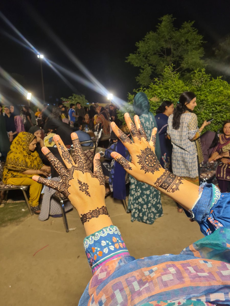FaizaFeat2's tweet photo. Eid in lahore is another thing ♡~ https://t.co/LlHVXFWtts