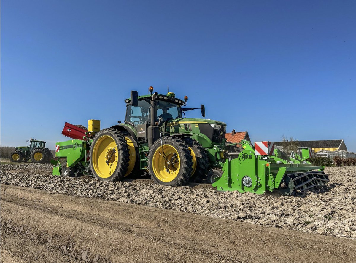 Rickjd3050's tweet photo. Laatste perceel aardappels in de grond, ook nog een dagje met de demo AVR van Kraakman mogen poten https://t.co/sdf4y859WZ