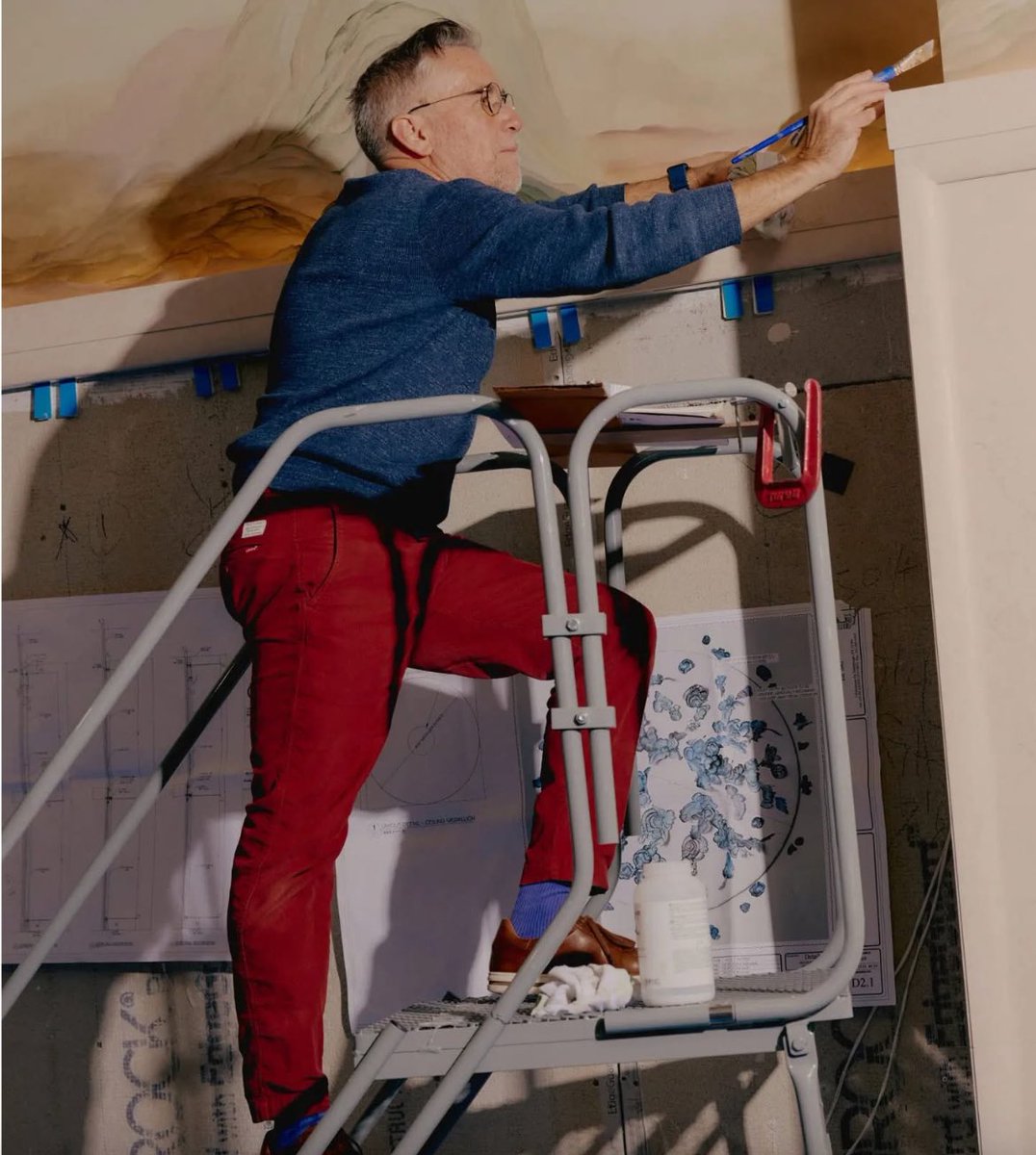 312GildedAge's tweet photo. Meet Darren Waterston, the artist behind the glowing murals at the Frick’s new café! At 19, a visit to see Bellini’s St. Francis in the Desert changed his life. Now his dreamy watercolors grace the mansion. #FrickCollection https://t.co/BabPy8CHc0