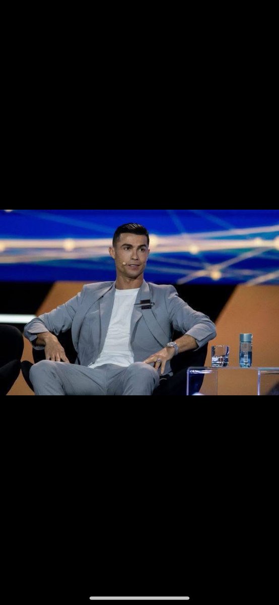 philippepiscao's tweet photo. 🚨LA LIGUE 1 DONNE RAISON À RONALDO !

🗣️CR7  en décembre 2024 "En France, il n’y a que le PSG, les autres sont finis."
Avril 2025 : le PSG est champion de 
France… à 6 journées de la fin,
Aujourd'hui, le temps lui a donné raison ! Le GOAT quand il parle, il faut écoute 😉 https://t.co/EjqwhavagW