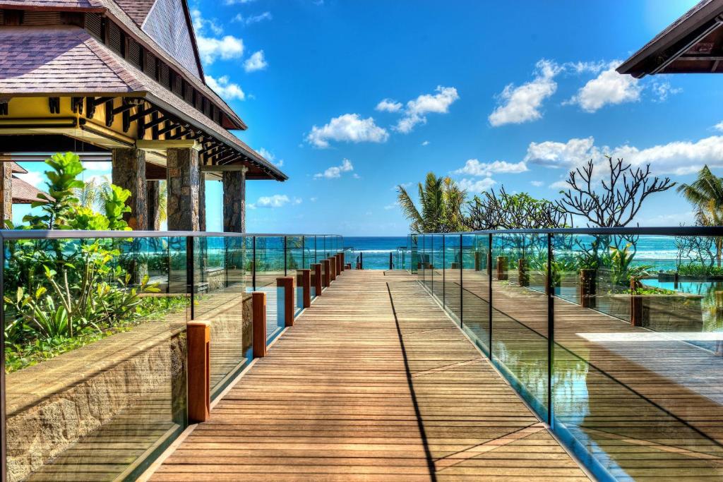 IslandStays's tweet photo. Nestled along the shores of Balaclava, The Westin Turtle Bay in Mauritius offers travelers an idyllic escape into paradise. With its luxurious accommodation, diverse culinary experiences, and plethora of activities, this five-star resort promises an unforgettable island getaway. https://t.co/XDp8239eM4